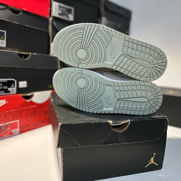 Jordan 1 Retro High OG Seafoam (Women's) - Picture 9 of 9